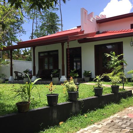 Hotel Mirewon Guest Weligama Exterior foto